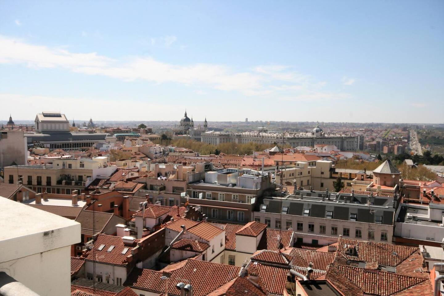 Atico En La Gran Via Con Terraza Al Palacio Real Madrid Exterior foto